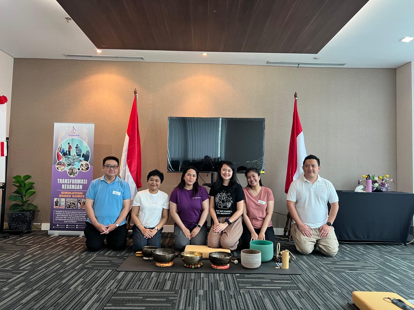 Sesi sound healing bersama tim korporat